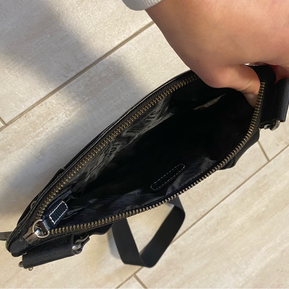 Roots crossbody purse - Picture 7 of 7